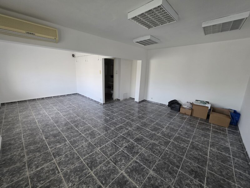 Calea Mosilor, 5 minute metrou Obor, stradal, vedere spate, bloc 1982,