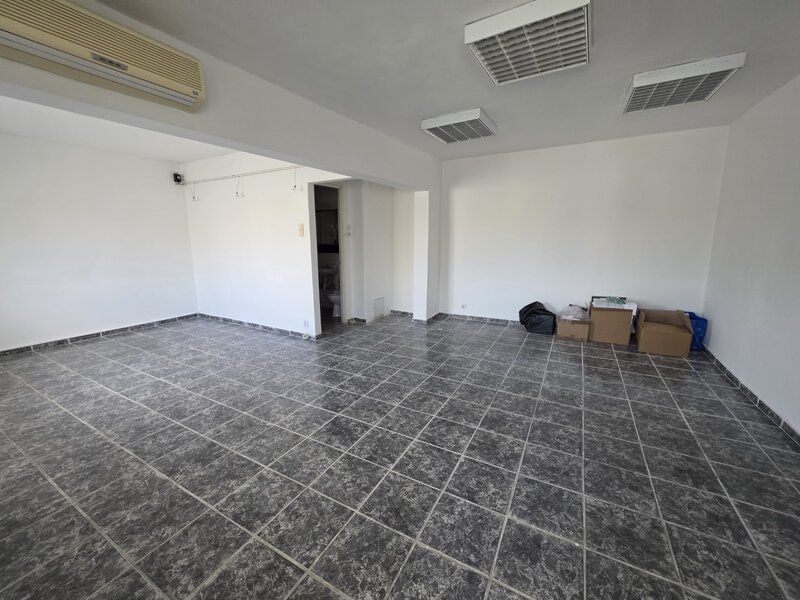 Calea Mosilor, 5 minute metrou Obor, stradal, vedere spate, bloc 1982,