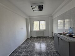 Calea Mosilor, 5 minute metrou Obor, stradal, vedere spate, bloc 1982